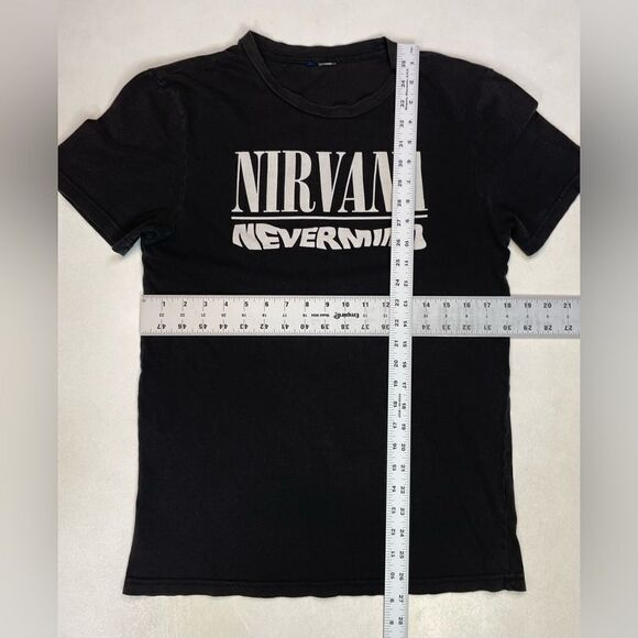 H&M Nirvana Nevermind Graphic T-shirt Men Small Black Short Sleeve Music - Picture 5 of 5